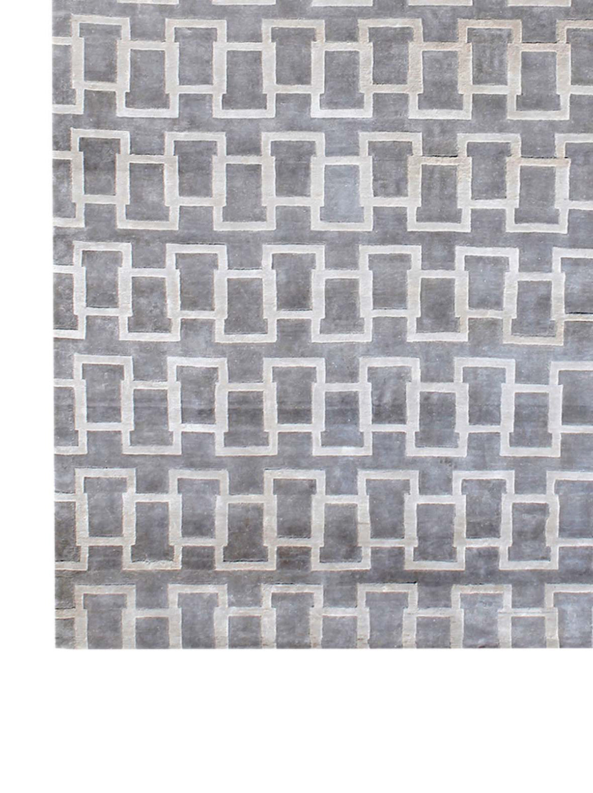 Product: Luxury Carpet | Color: Silver | Size: 5'6" x 8'
