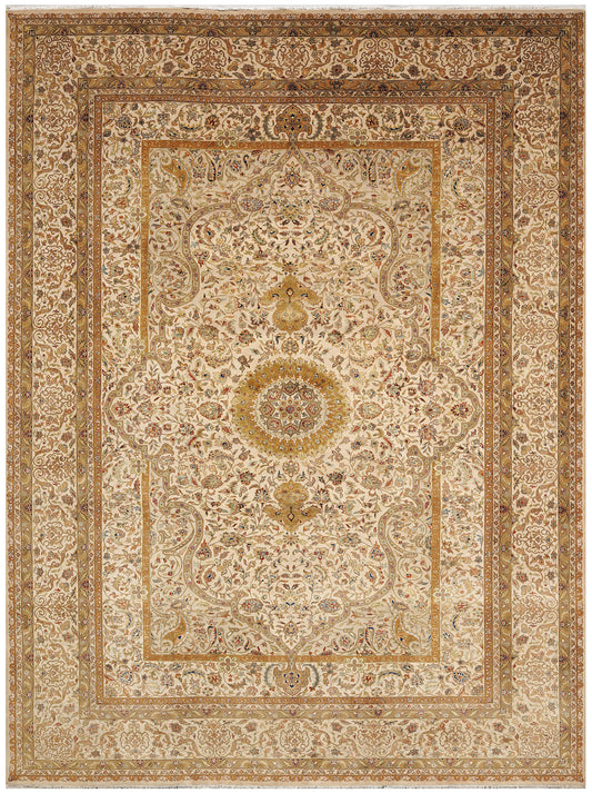 Luxury hand knotted carpet made from 100% Wool