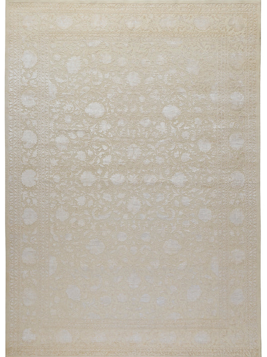 Luxury hand knotted carpet made from 100% Wool