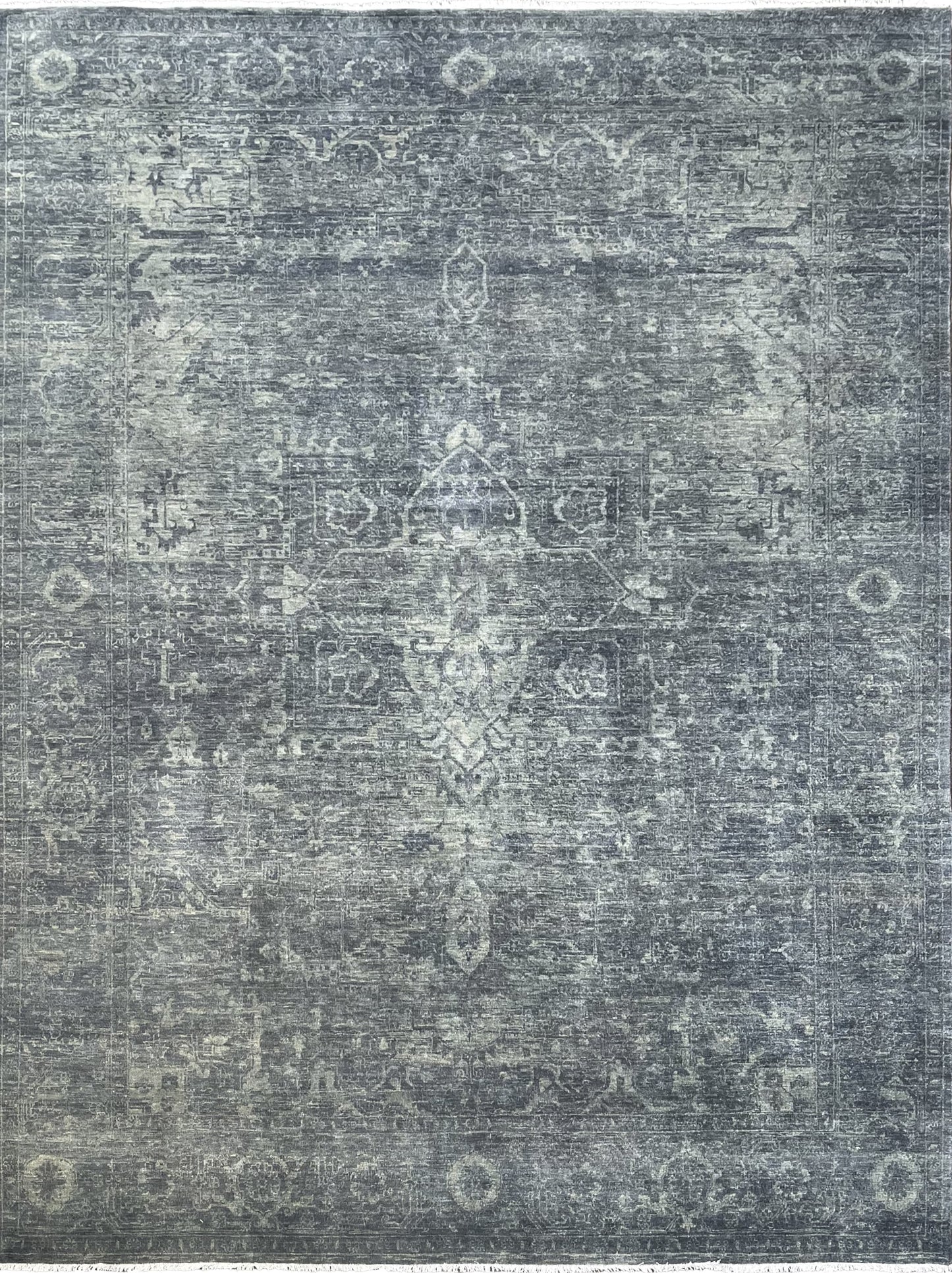 Luxury hand knotted carpet made from 100% Wool