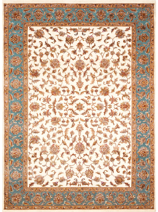 Luxury hand knotted carpet made from Wool & Bamboo Silk