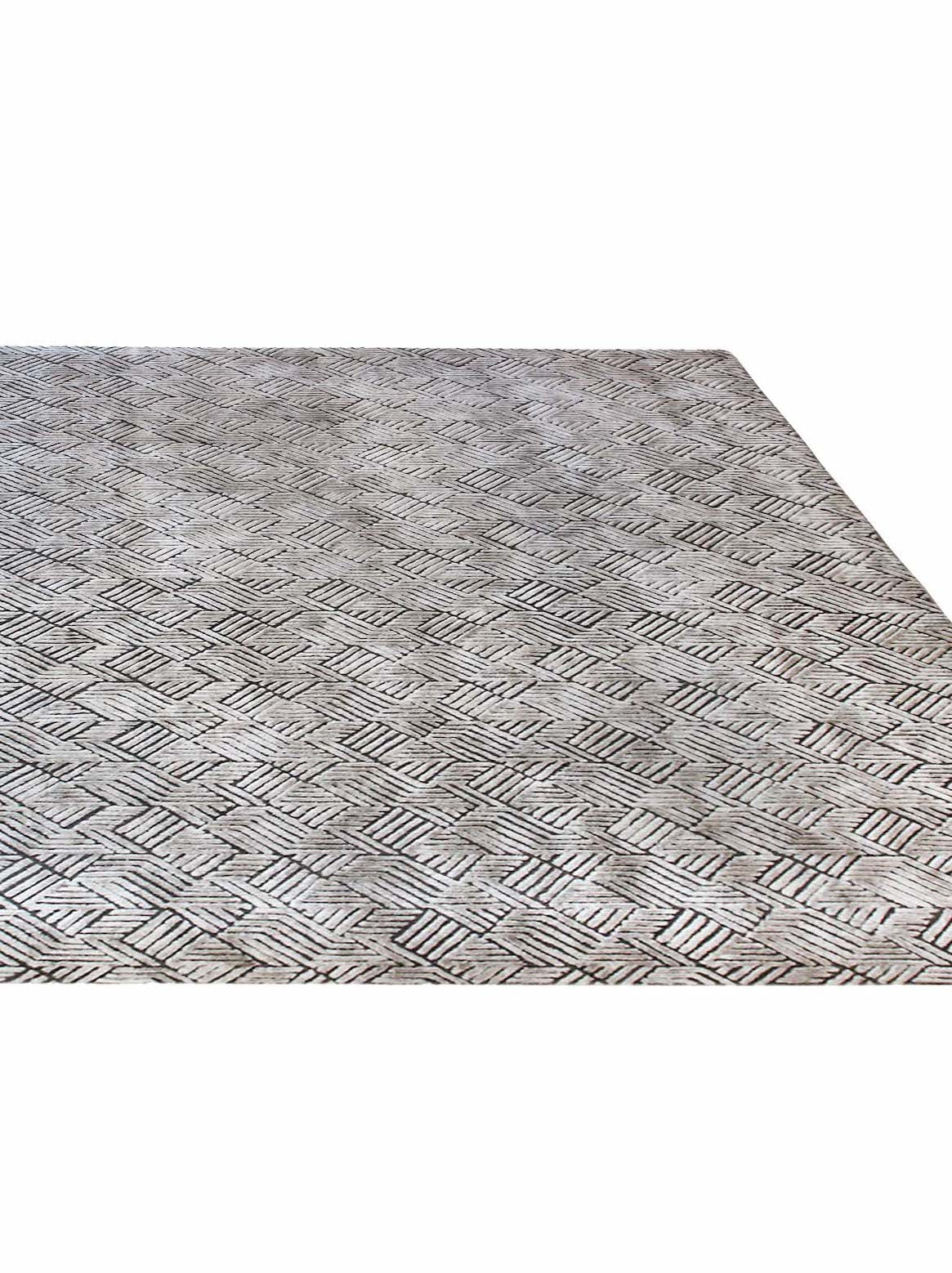 Product: Luxury Carpet | Color: Silver | Size: 5'6" x 8'