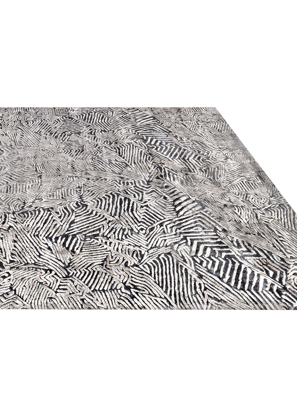 Product: Luxury Carpet | Color: Silver Taupe | Size: 3' x 5'