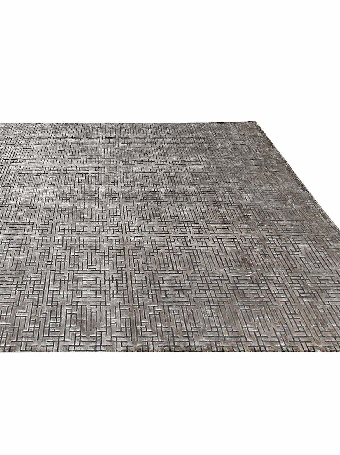 Product: Luxury Carpet | Color: Silver | Size: 5'6" x 8'