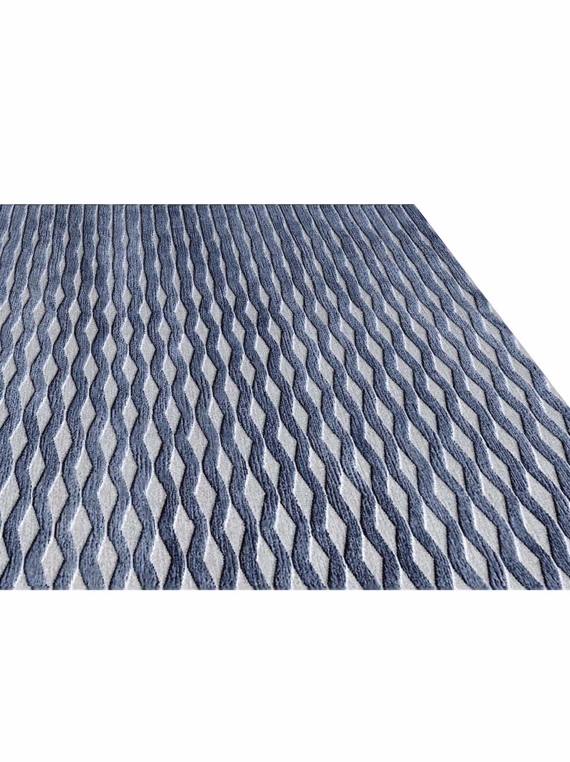 Product: Luxury Carpet | Color: Blue | Size: 3' x 5'