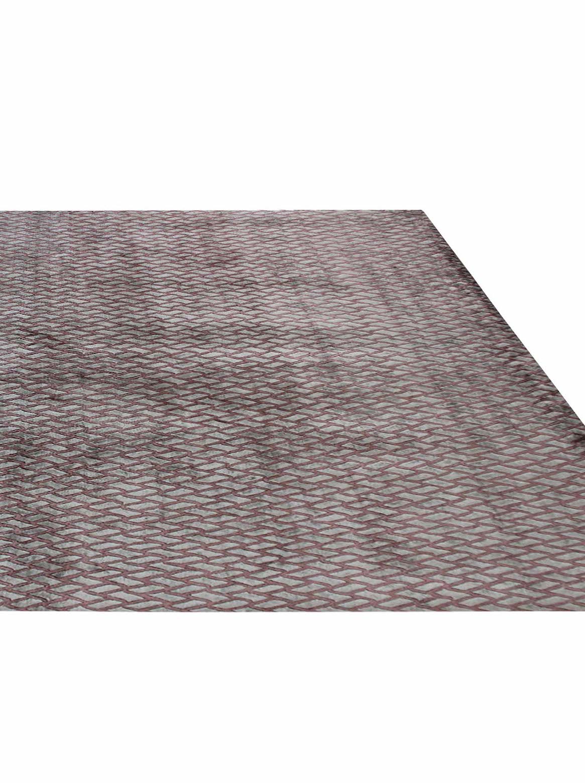 Product: Luxury Carpet | Color: Grey Mauve | Size: 5'6" x 8'