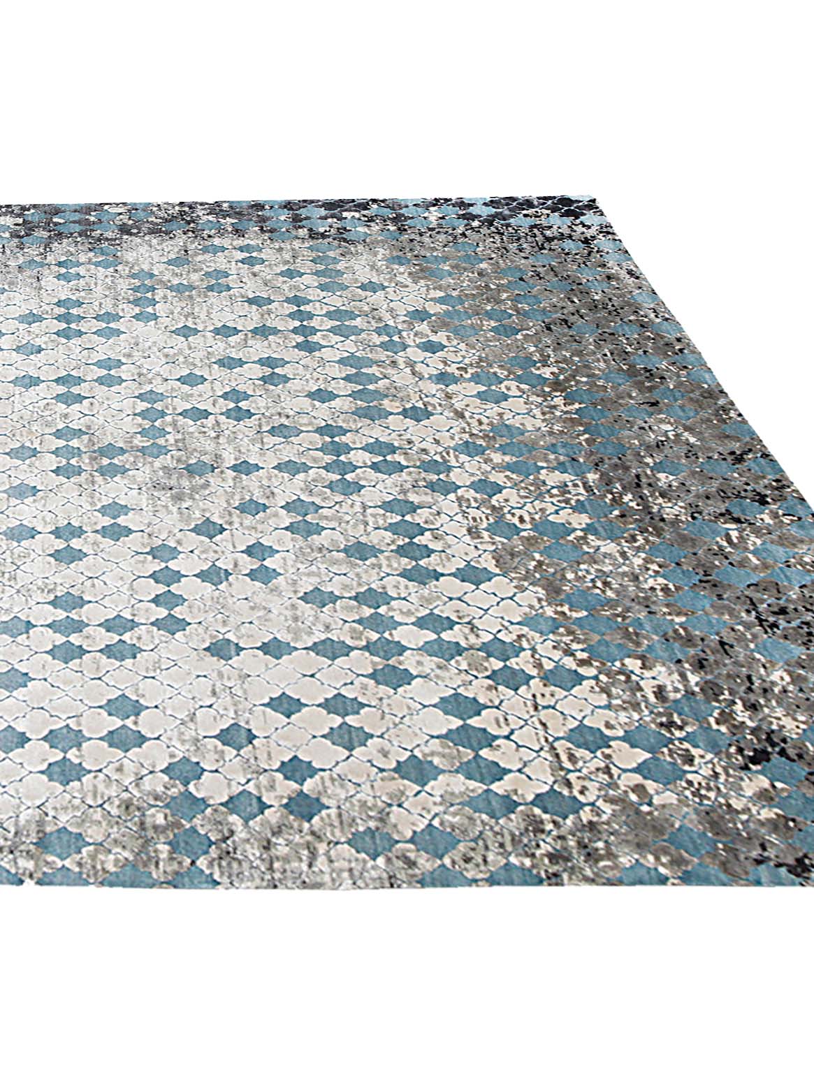 Product: Luxury Carpet | Color: Blue | Size: 5'6" x 8'