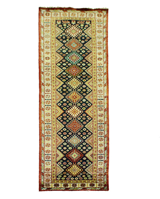 Luxury hand knotted carpet made from 100% Wool