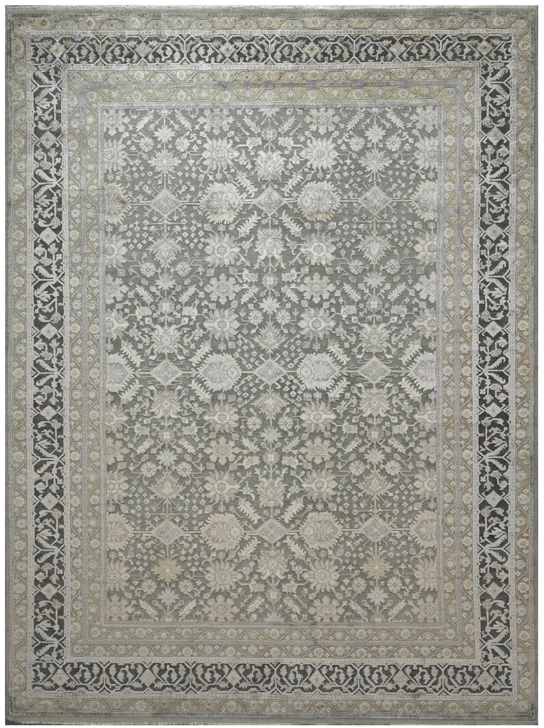 Luxury hand knotted carpet made from 100% Wool