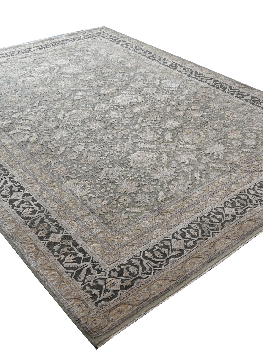 Luxury carpet in Assorted color and 12' x 15' size