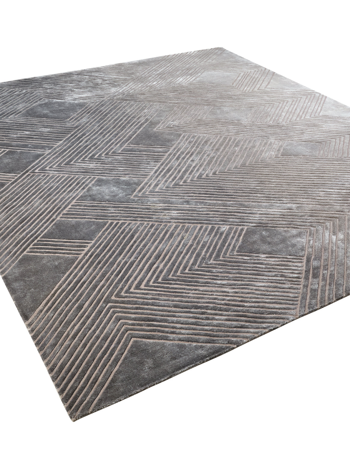 Luxury carpet in Assorted color and 8'2" x 8'6" size
